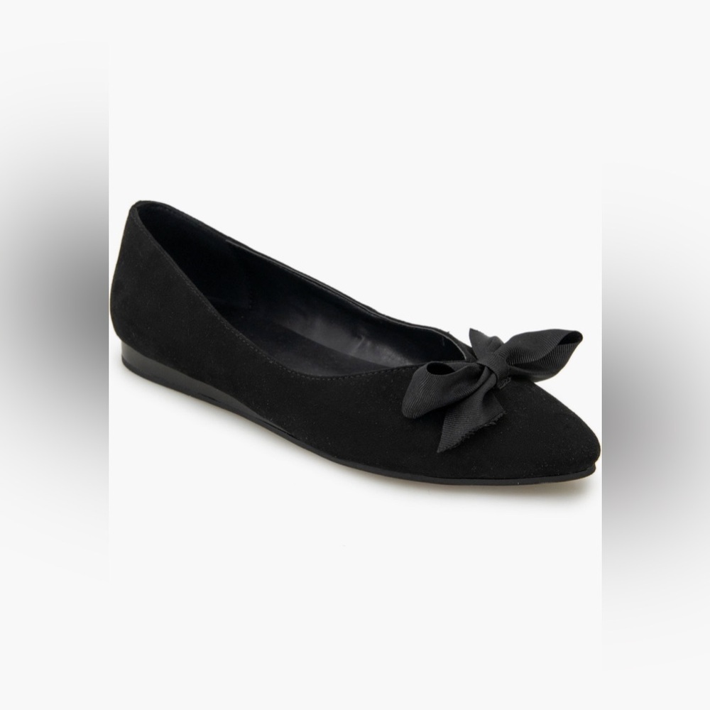 Kenneth Cole Reaction Lily Bow Flat (Women) size 6.5
Lightly used